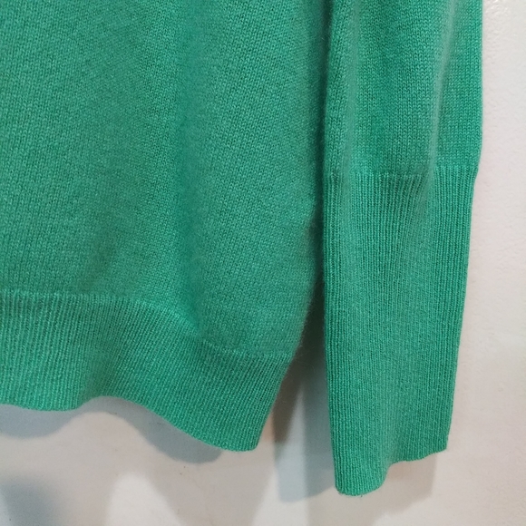 J. Crew Italian Cashmere Boyfriend V-Neck Sweater - Picture 5 of 7